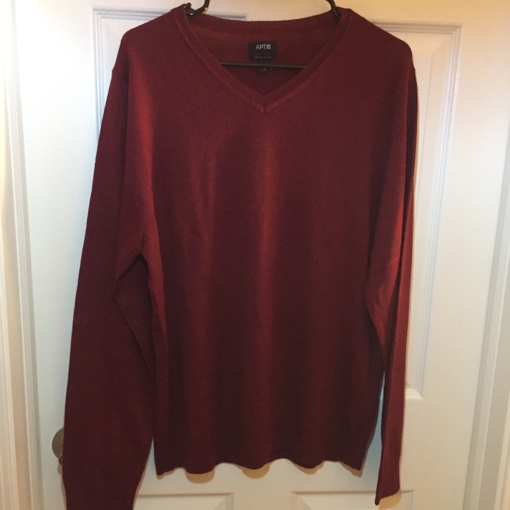 Men’s red sweater